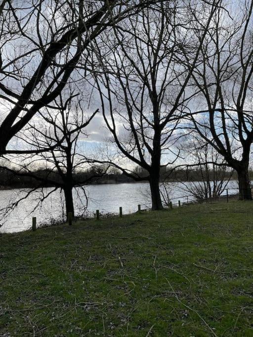 Lakeside View 2 Bedroom House Бирмингам Екстериор снимка